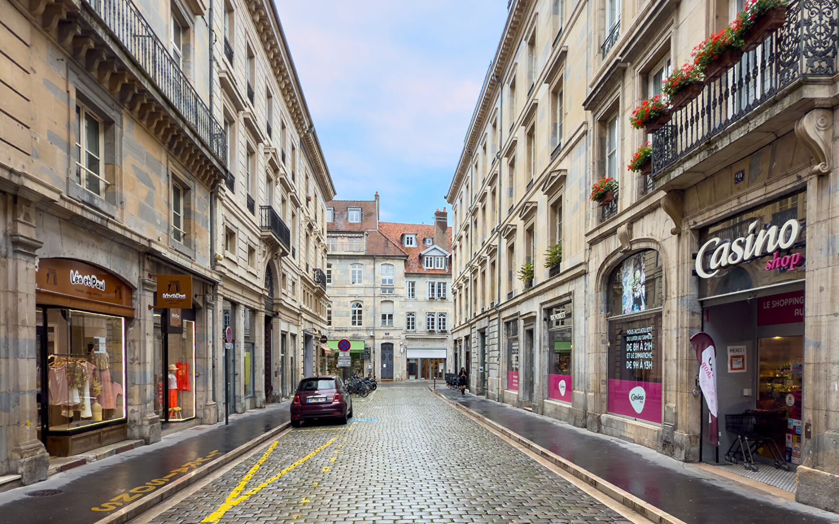 Photo IMMEUBLE DE RAPPORT AU CENTRE DE BESANÇON - 23 pièce(s) 630 m2 image 3/5