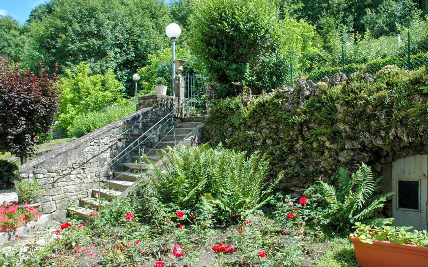 Photo Ancien hôtel-restaurant avec immeuble de rapport à Bourbonne-les-Bains image 6/6