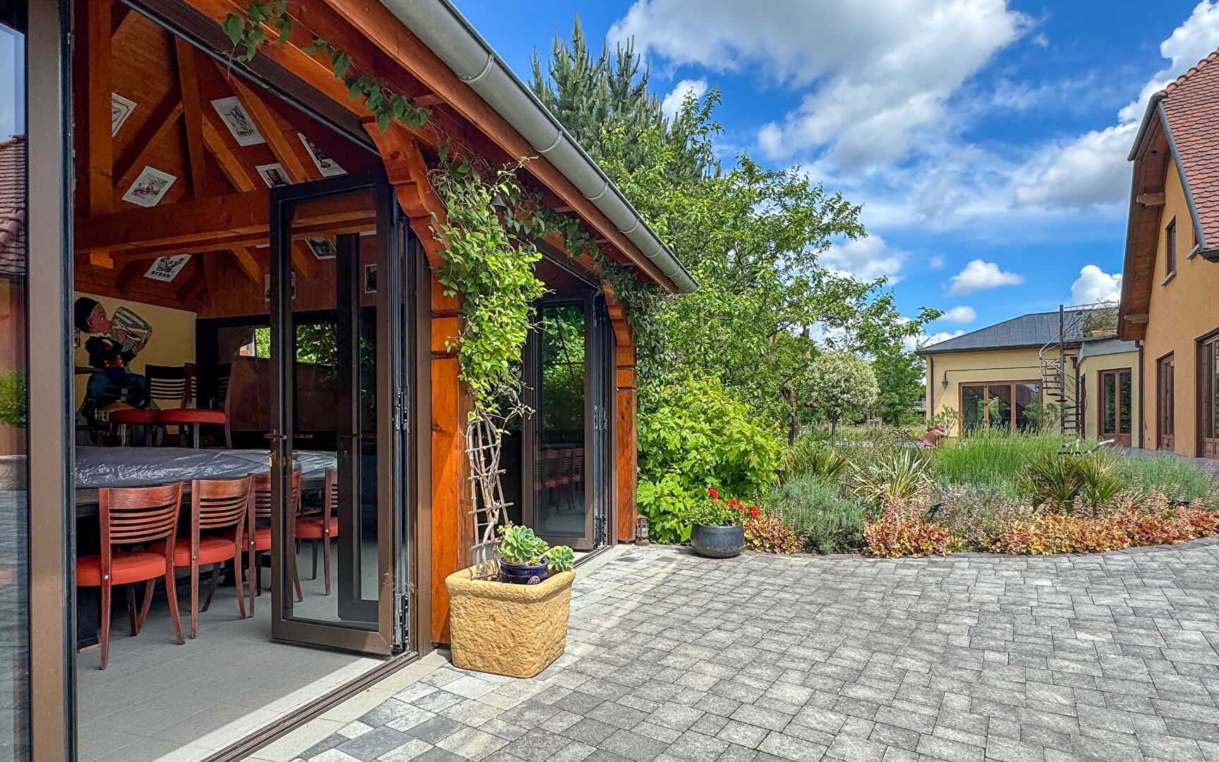 Agence immobilière de ARRIERE-COUR Besancon