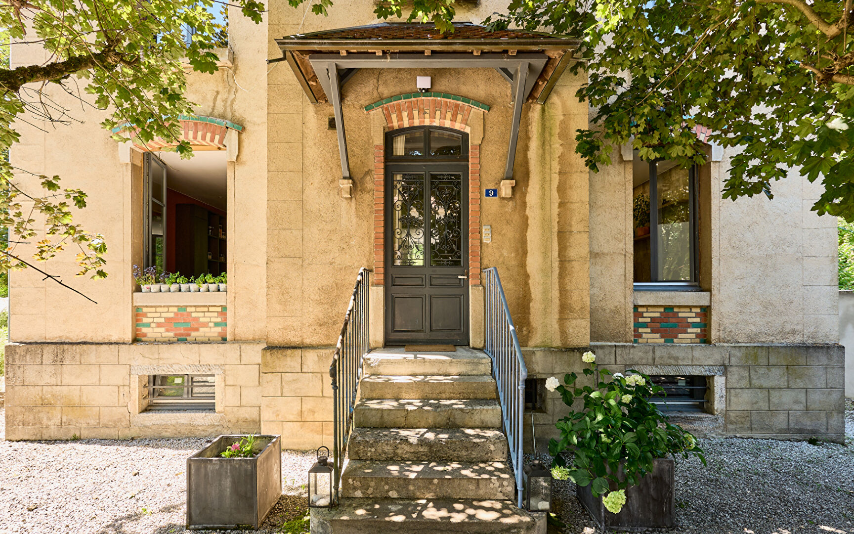 Agence immobilière de ARRIERE-COUR Besancon