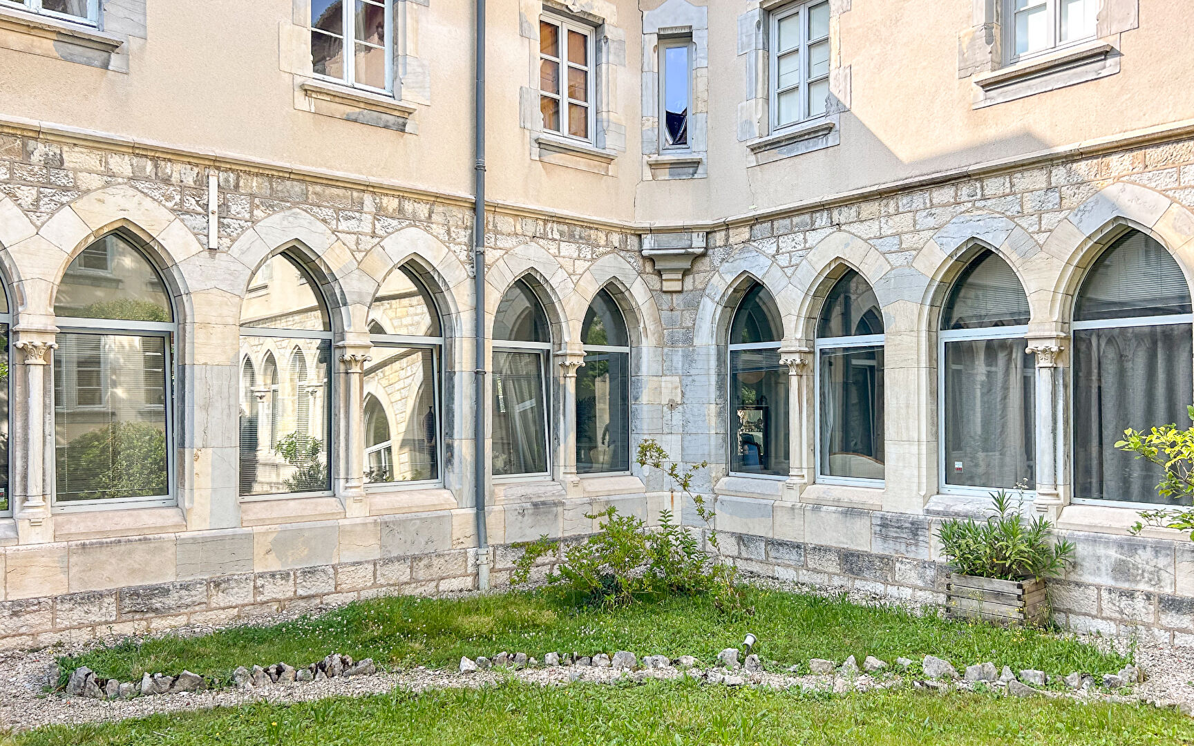 Appartement avec jardin dans le centre historique de Besançon