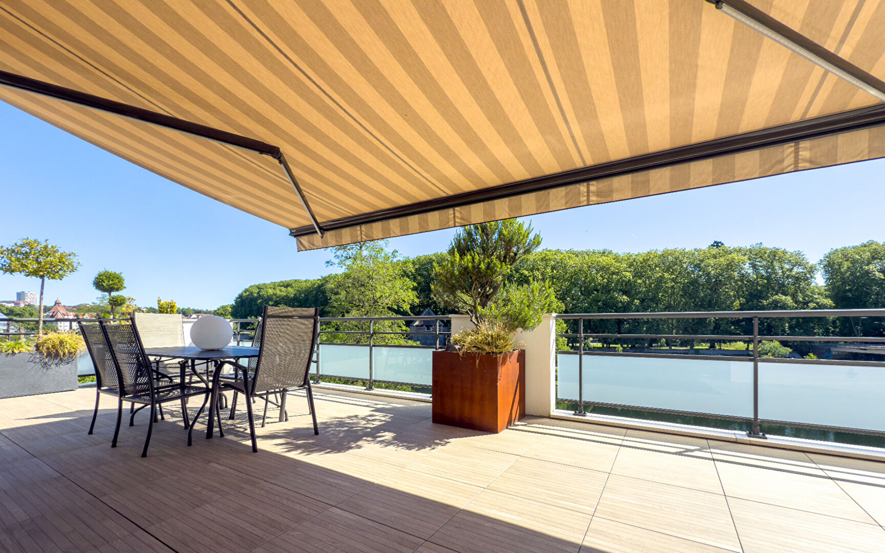 Agence immobilière de ARRIERE-COUR Besancon