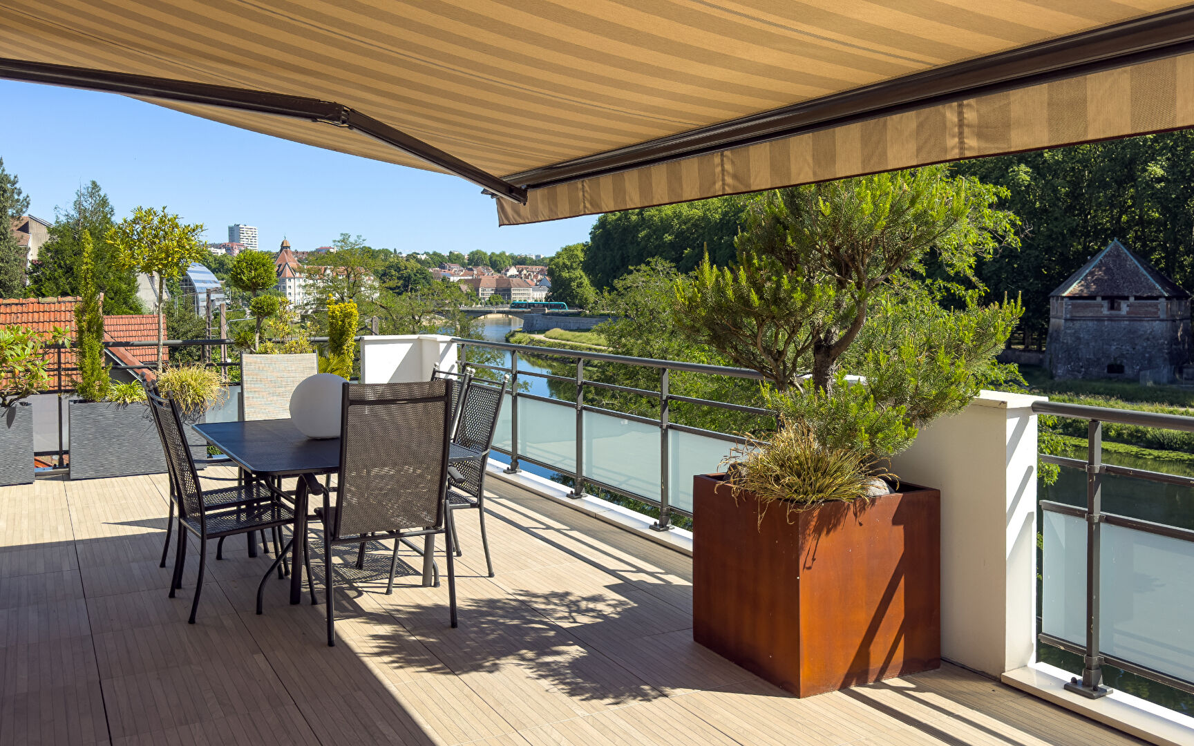 Agence immobilière de ARRIERE-COUR Besancon