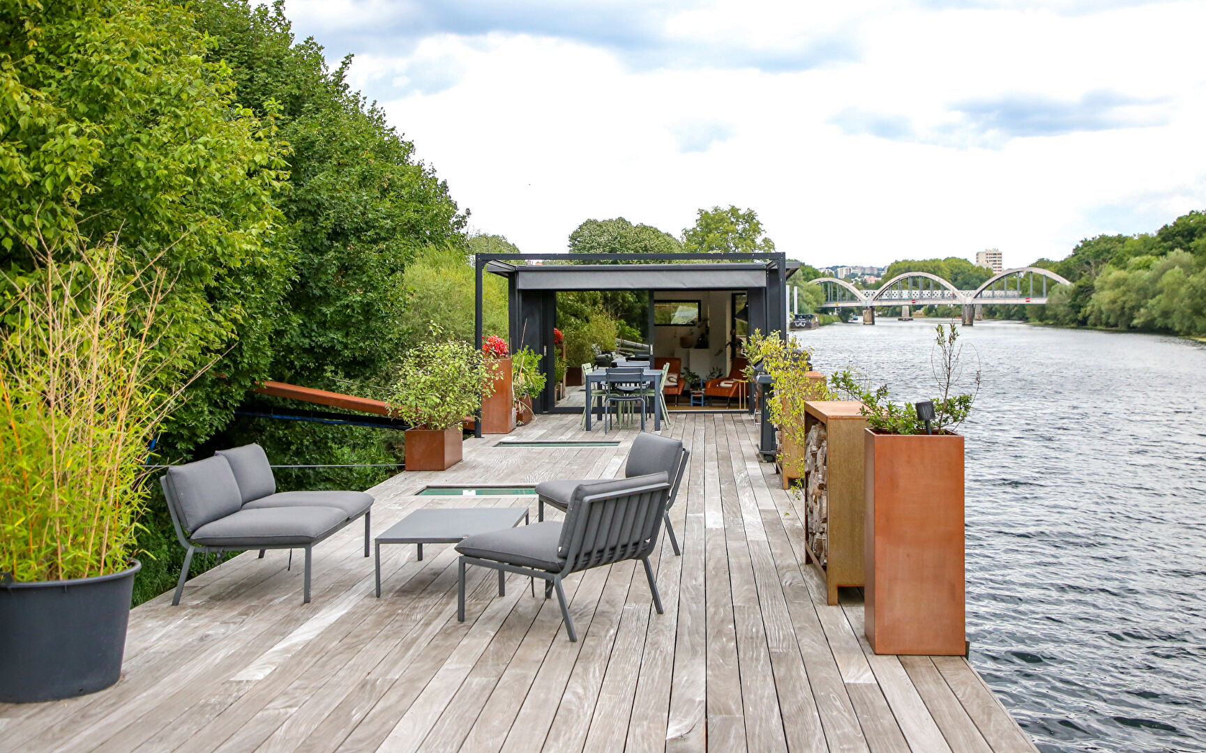 Photo Péniche à Besançon image 2/6