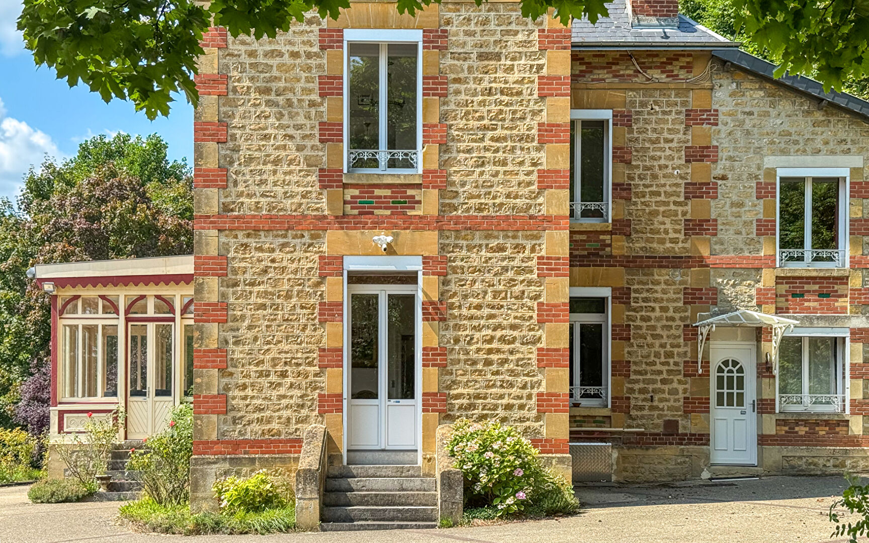 Agence immobilière de ARRIERE-COUR Besancon