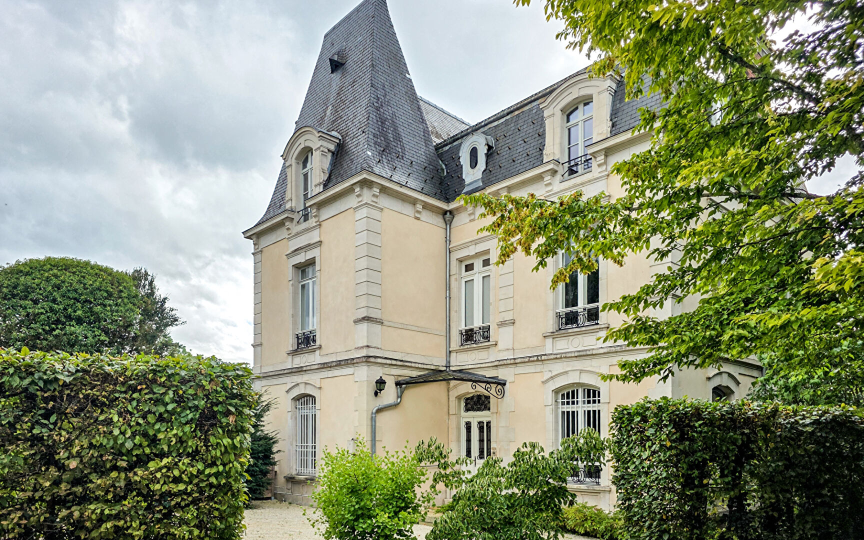 Agence immobilière de ARRIERE-COUR Besancon