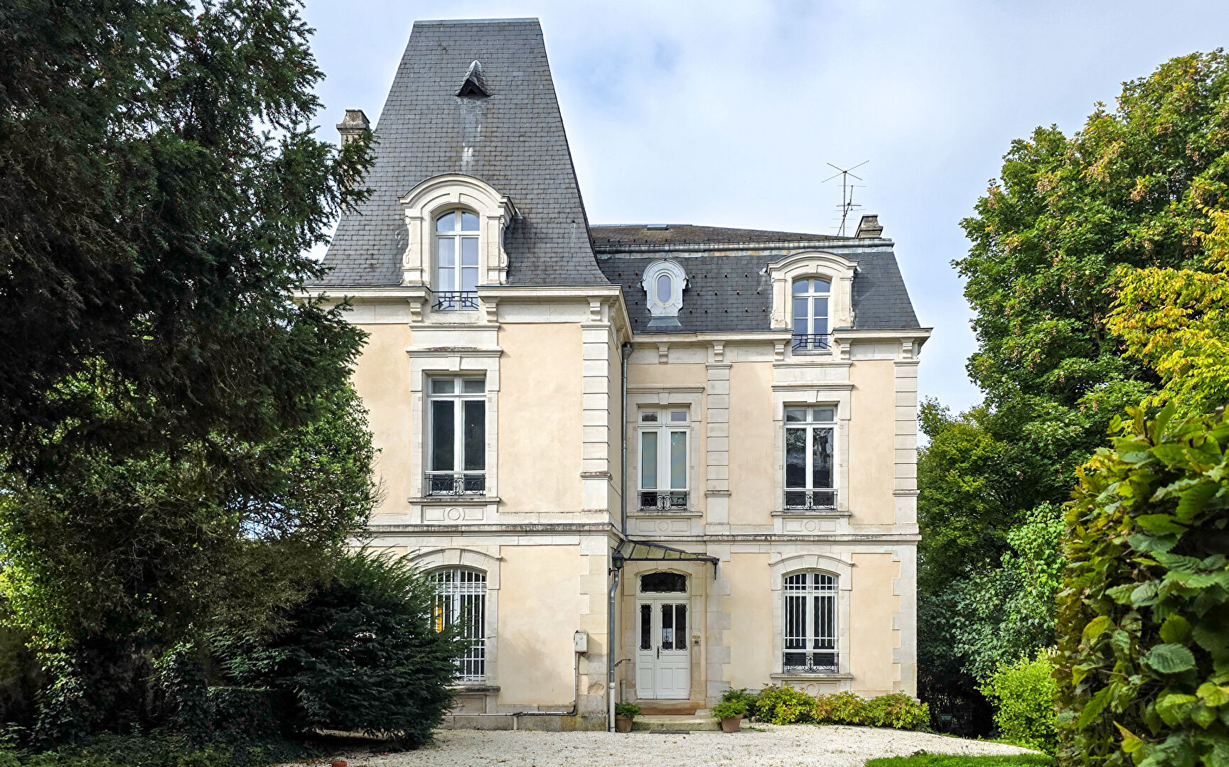 Agence immobilière de ARRIERE-COUR Besancon