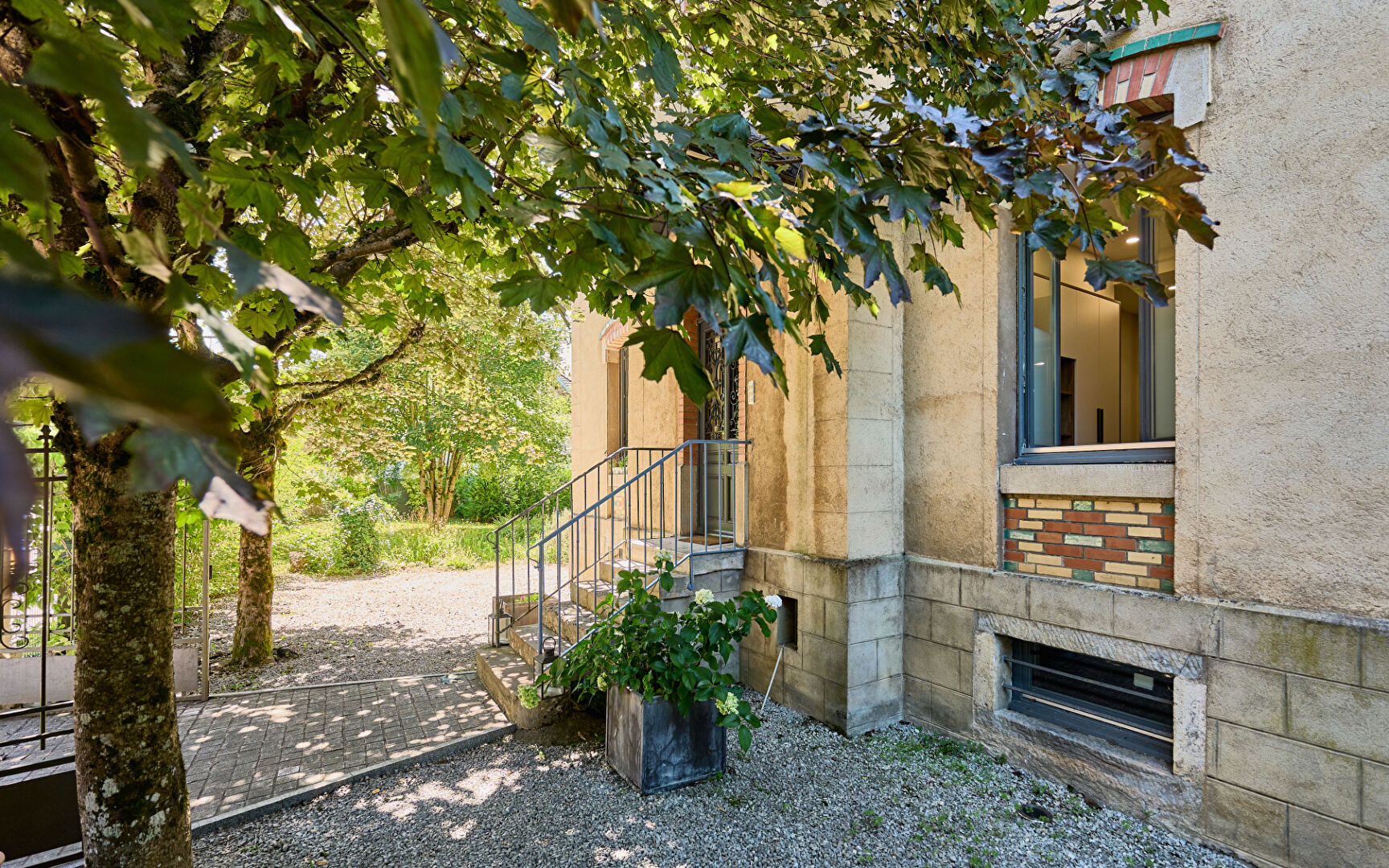 Photo Maison de maître proche d'Ornans image 3/6