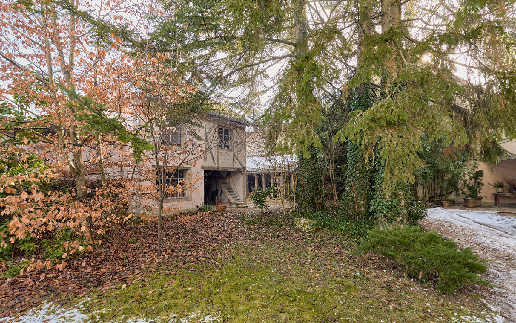 Agence immobilière de ARRIERE-COUR Besancon