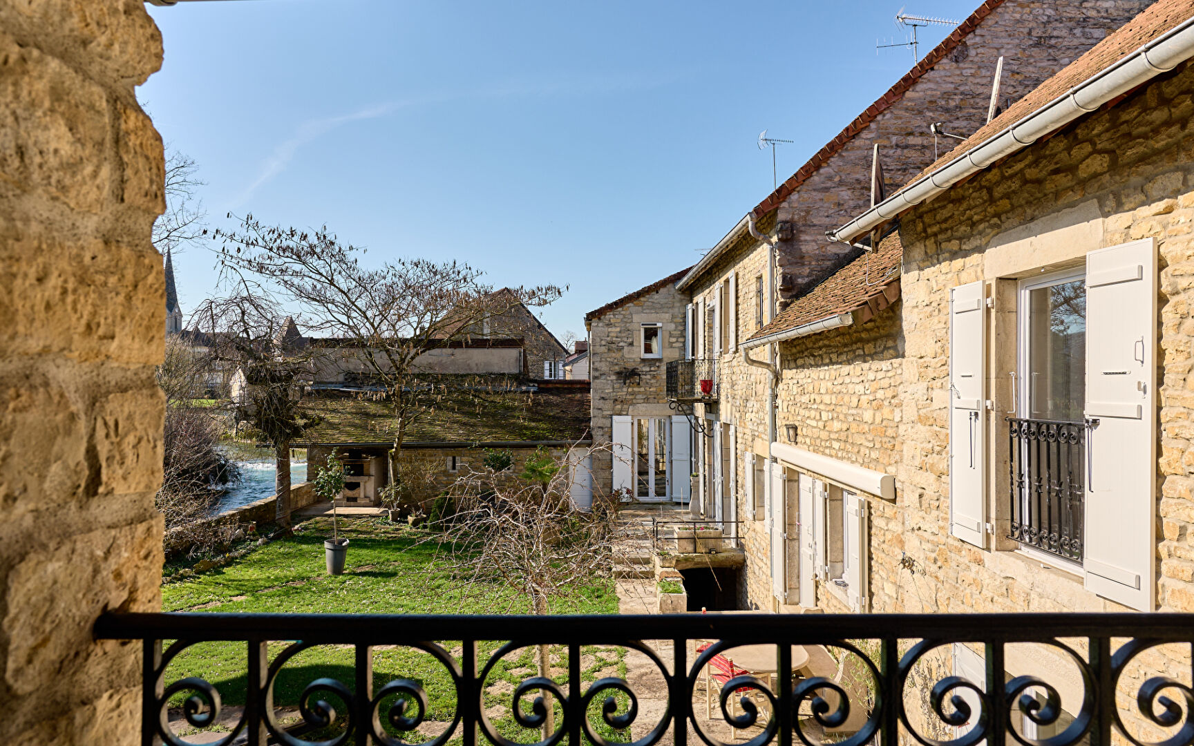 Agence immobilière de ARRIERE-COUR Besancon