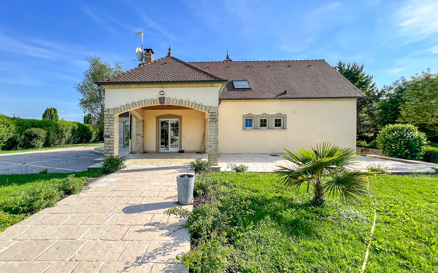 Agence immobilière de ARRIERE-COUR Besancon