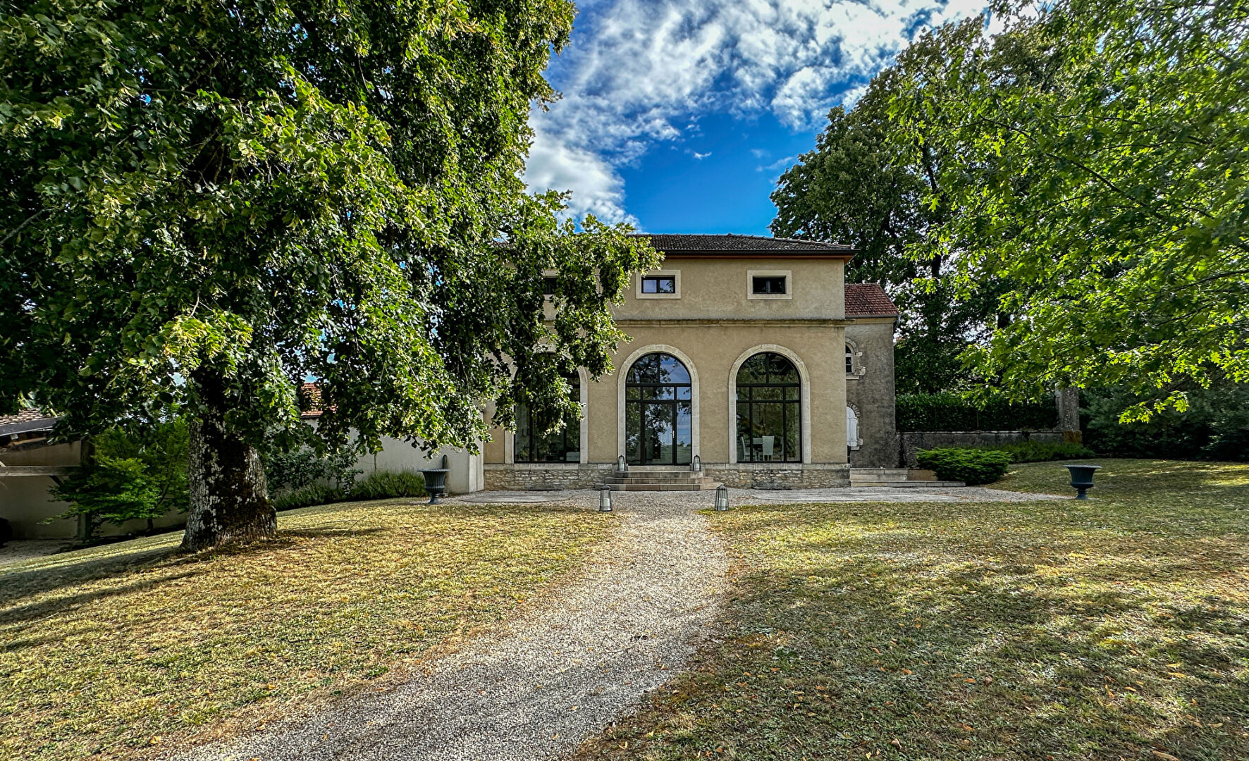 Agence immobilière de ARRIERE-COUR Besancon