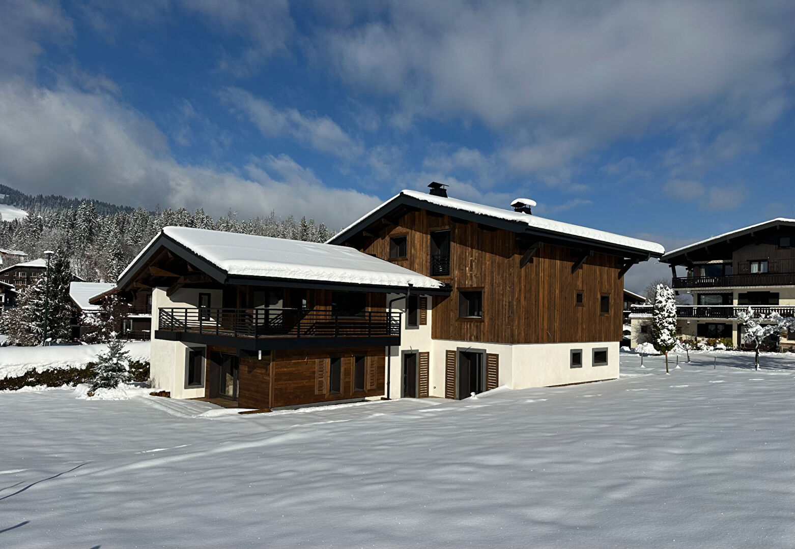 Photo MEGEVE Chalet de 350 m²  + 40 m² de garage sur terrain 790 m² en cours de réalisation image 3/6
