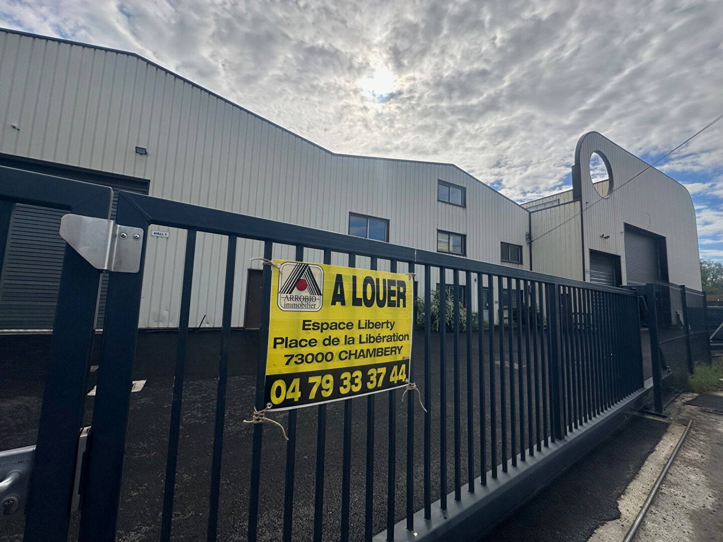 Photo BATIMENT PROFESSIONNEL SAINT BALDOPH image 2/3