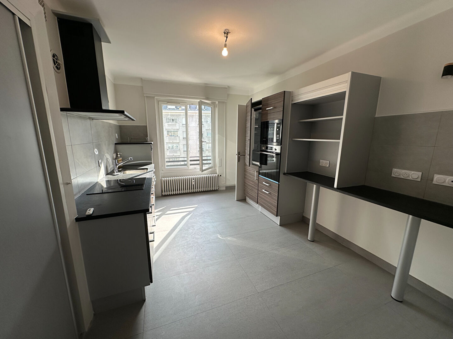 Photo CHAMBERY PLEIN CENTRE (Mairie), appartement type 4 de 117 m² image 3/6