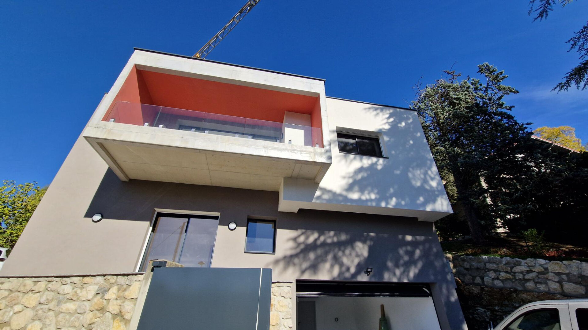 Photo ST ALBAN LEYSSE VILLA ATYPIQUE 200 M² UTILES image 1/4