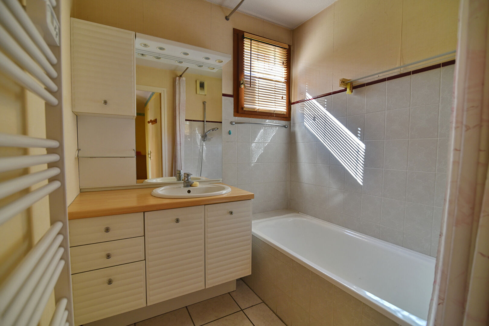 Photo Appartement T3 avec balcon et parking Le Touvet 64 m2 image 5/6