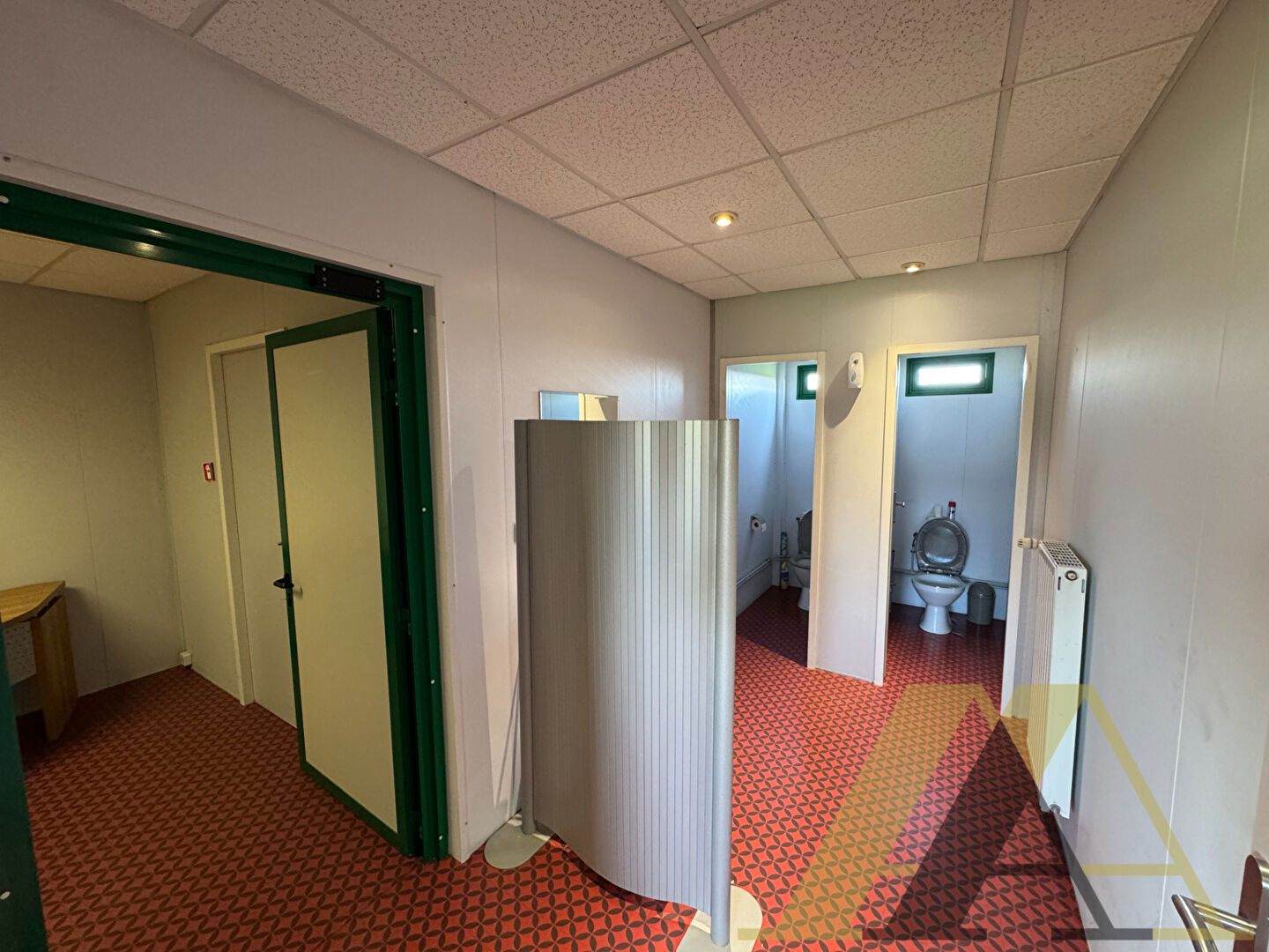 Photo Local commercial  337 m2 image 2/6