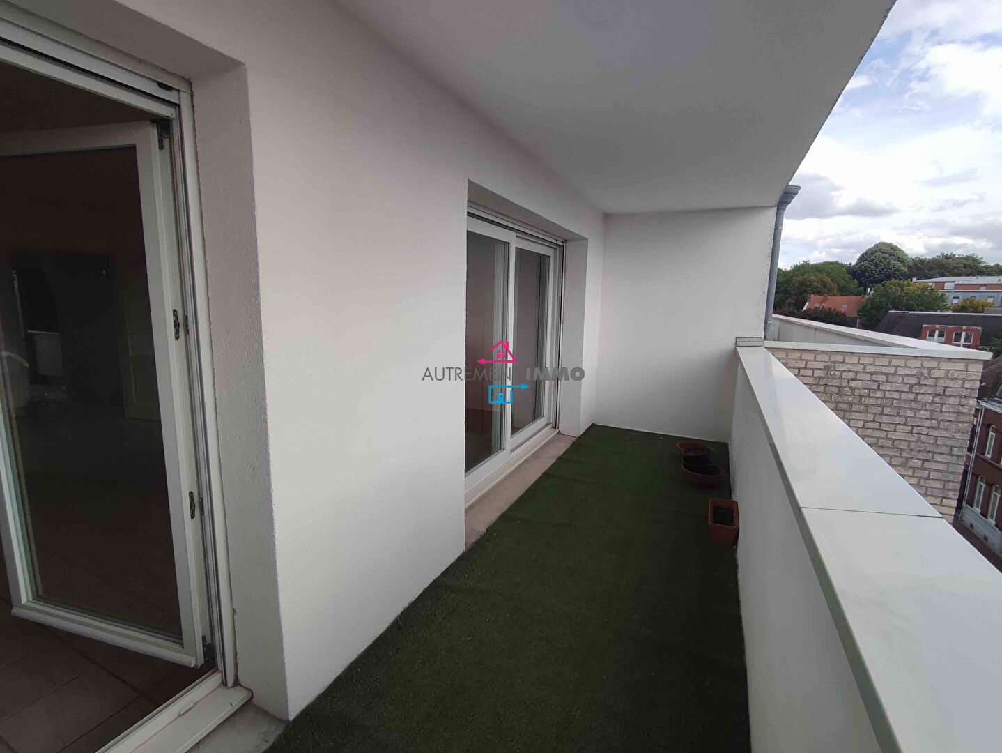 ROUBAIX METRO TOUR MERCURE - T5  DE 100 m2 AVEC  TERRASSE ET GARAGE (S)