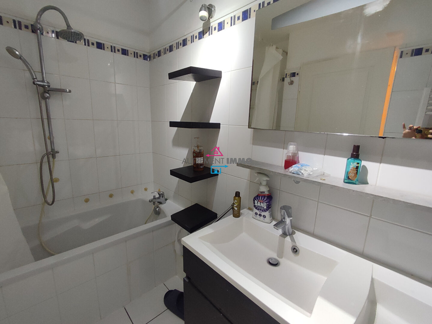 Photo ROUBAIX METRO TOUR MERCURE - T5  DE 100 m2 AVEC  TERRASSE ET GARAGE (S) image 4/6