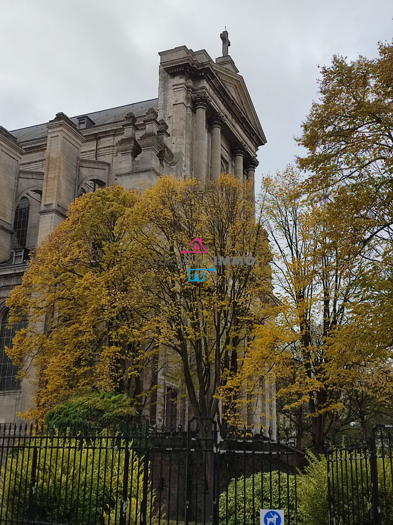 ARRAS CENTRE - APPARTEMENT T3  DE 82 M2 A RENOVER