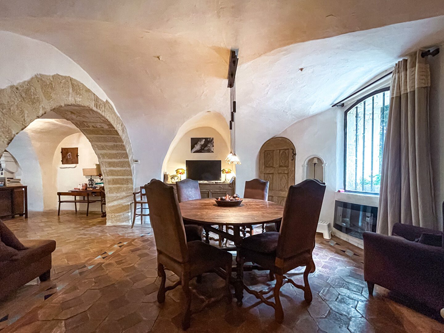Photo Maison de charme, 8 pièces de 255m2/h & 300m2 utiles, à vendre - BOISSERON (proche Sommières) image 5/6