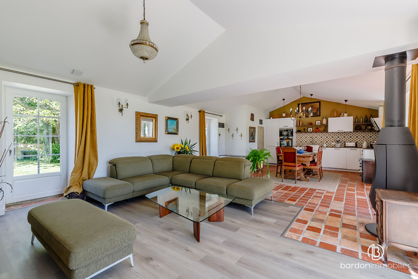 Photo LONGERE RENOVÉE - 5 PIECES, 107 M² - SALLERTAINE image 4/6