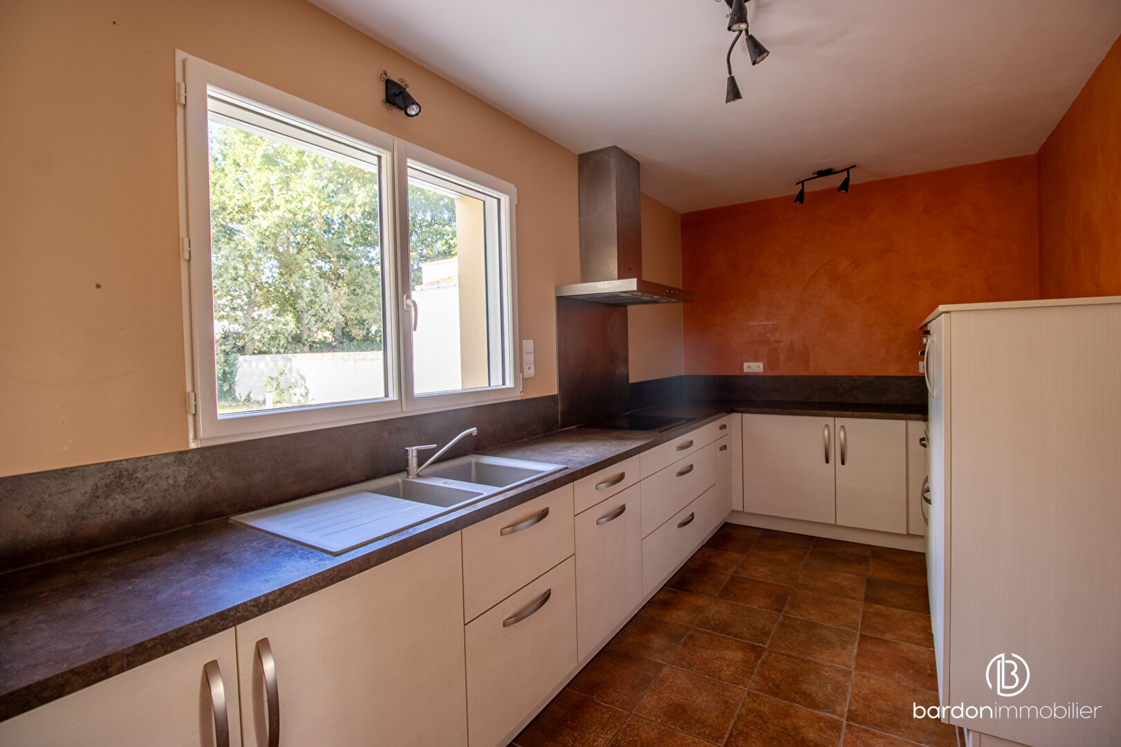 Photo Maison 5 chambres et un bureau - 155 m² - Proche bourg de Sallertaine image 5/6