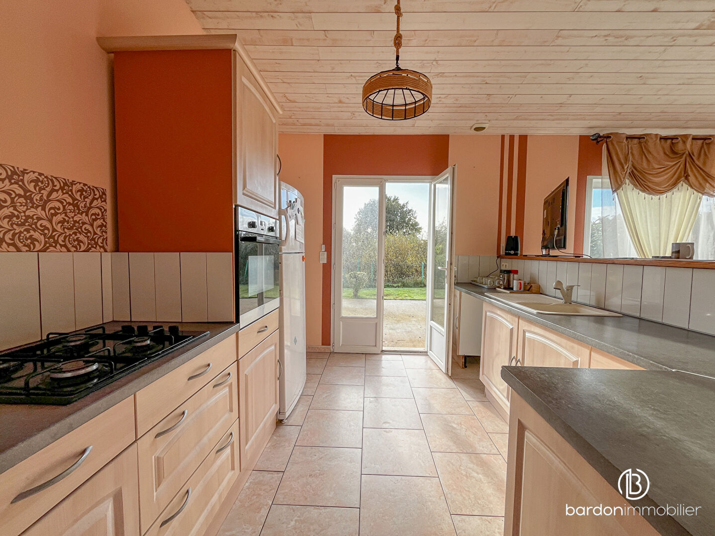 Photo Maison lumineuse de 95 m² dans un quartier calme à Froidfond image 5/6