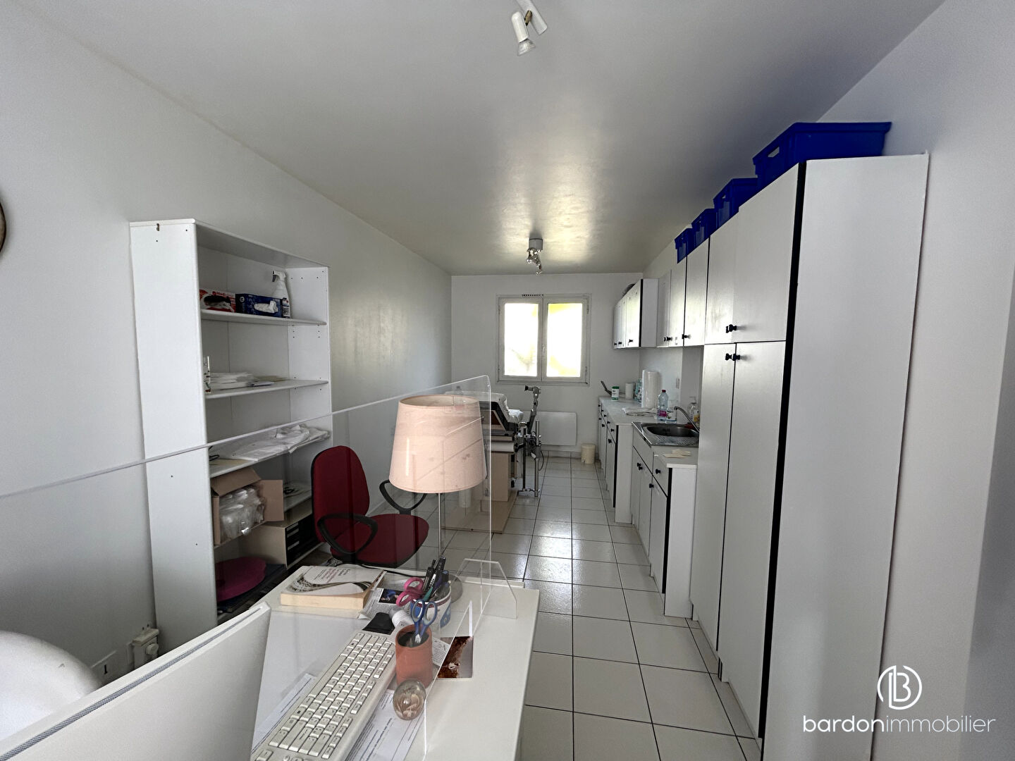 Photo Local professionnel centre ville Challans image 6/6