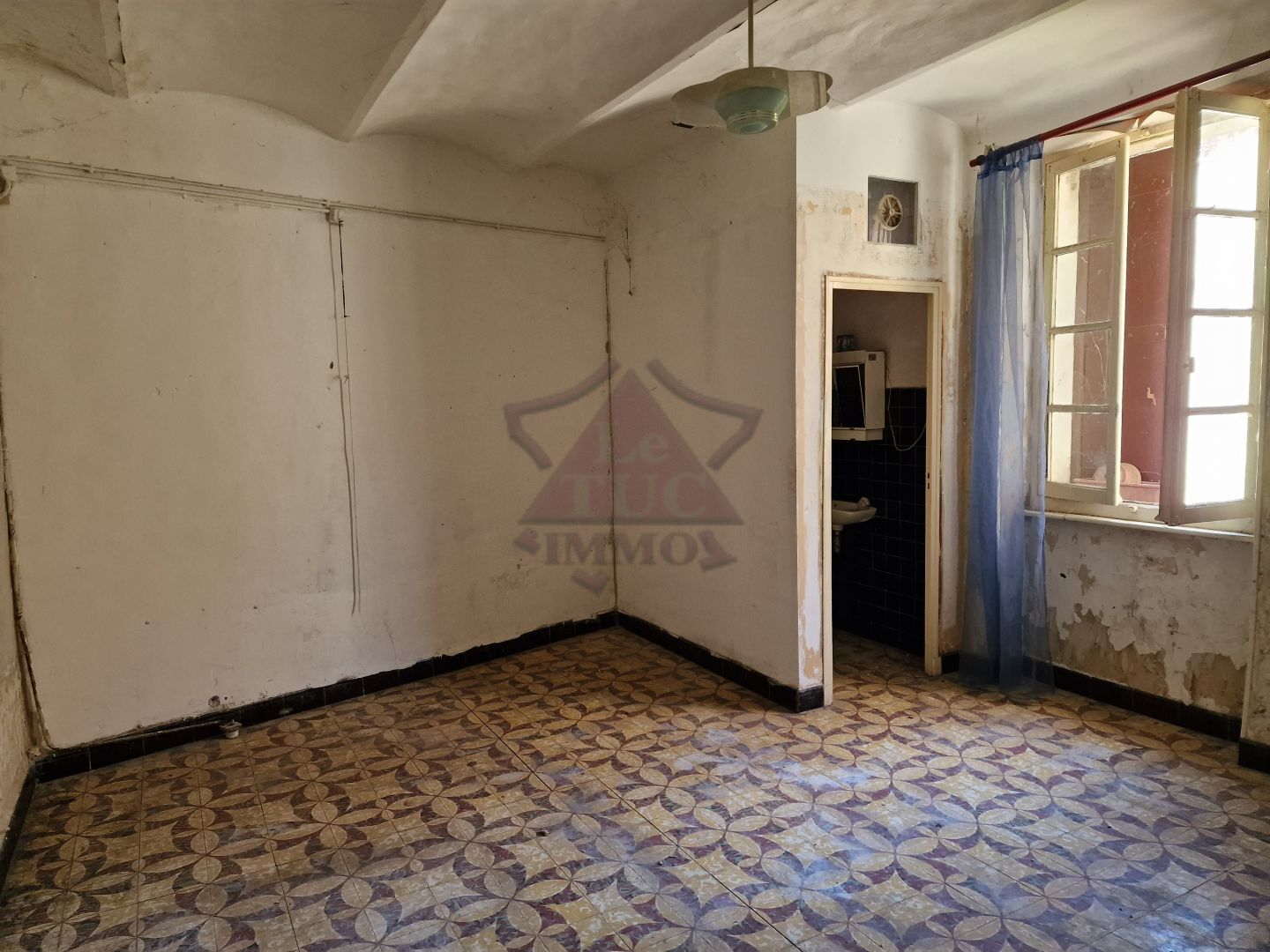 Photo Maison de village à rénover avec terrain attenant image 5/6