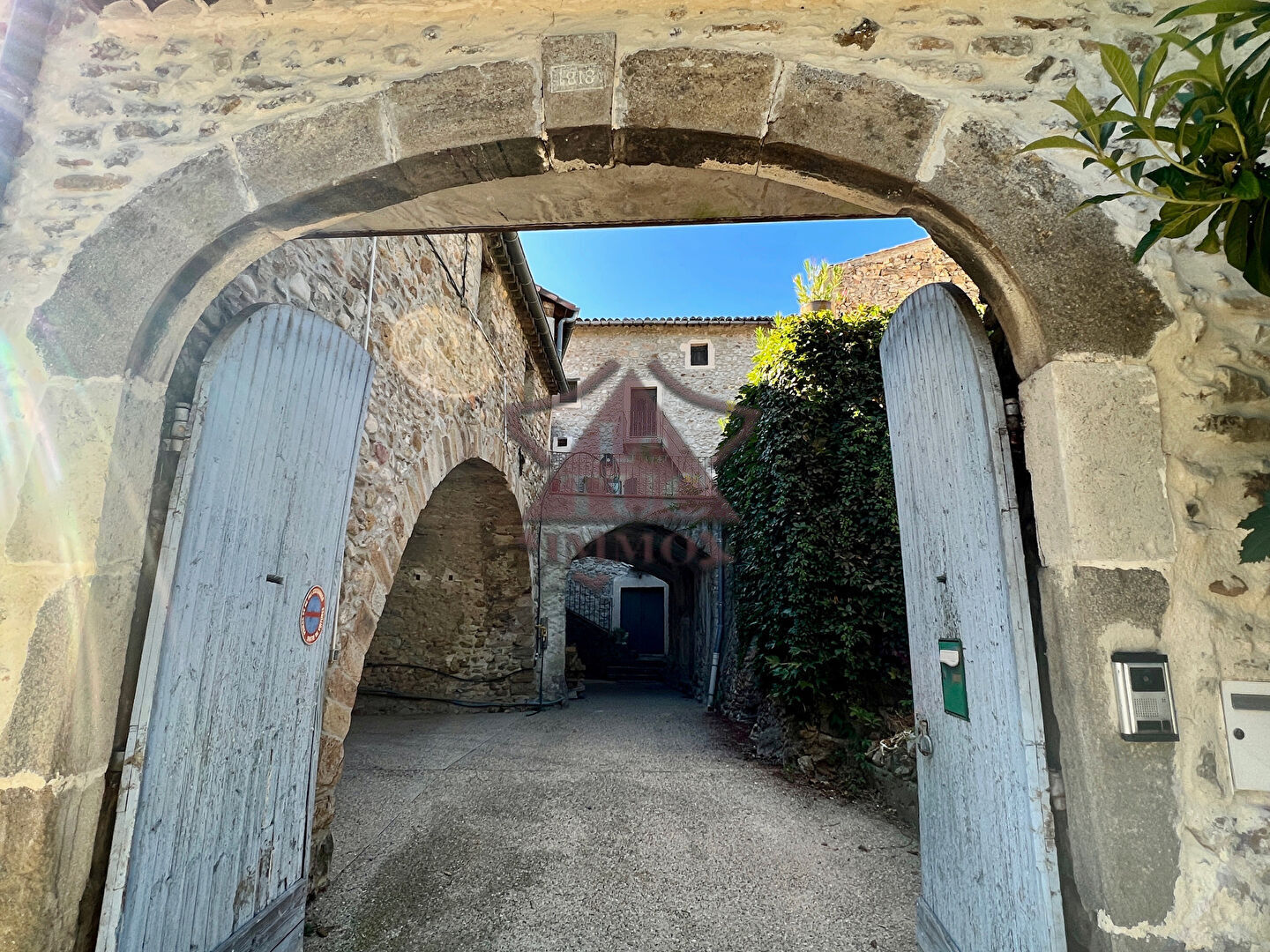 Photo MAISON EN PIERRES image 2/6