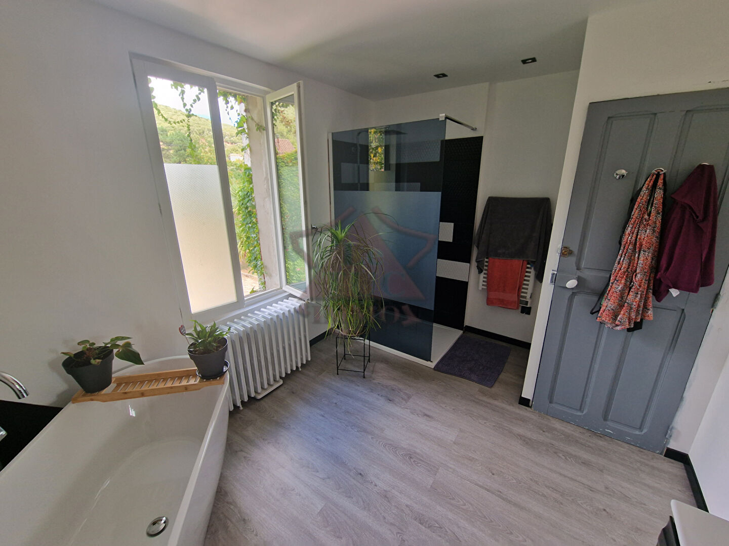 Photo MAISON DE CARACTÈRE AVEC MAGNIFIQUE TERRAIN ARBORÉ image 5/6