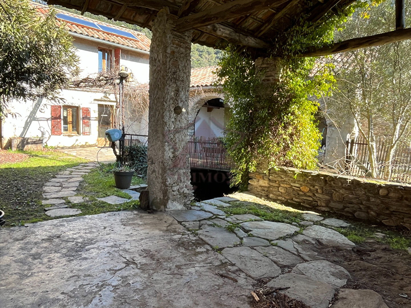 ANCIENNE FERME RENOVEE AU CALME