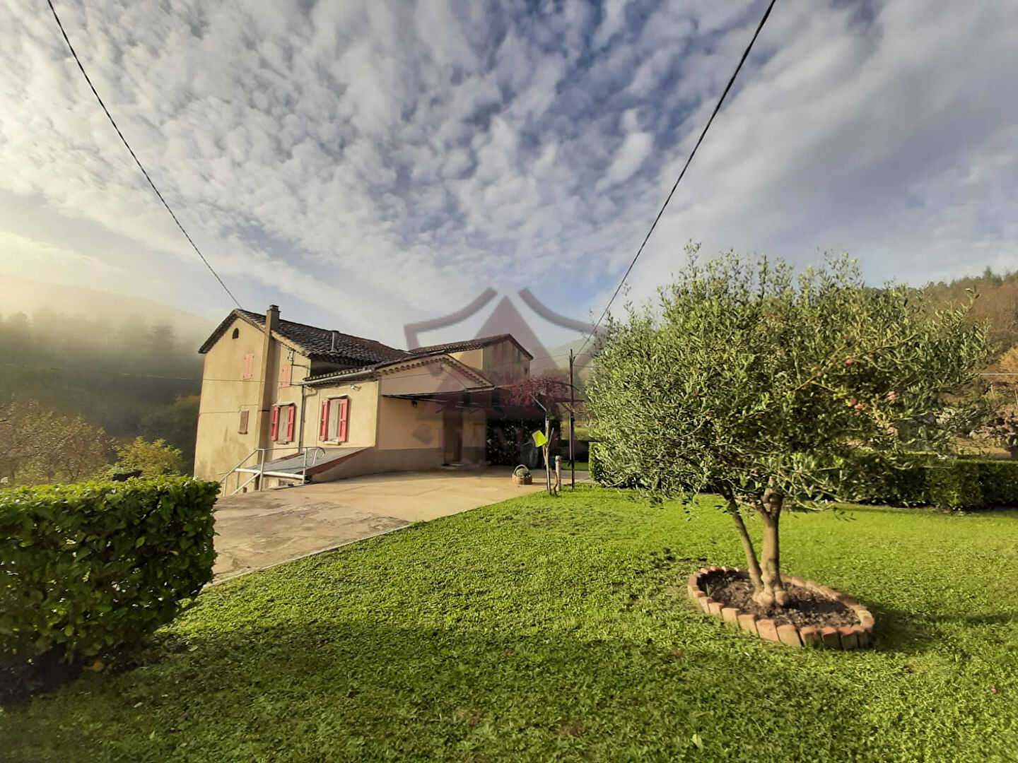 Mas en pierres avec belle vue sur les Cévennes