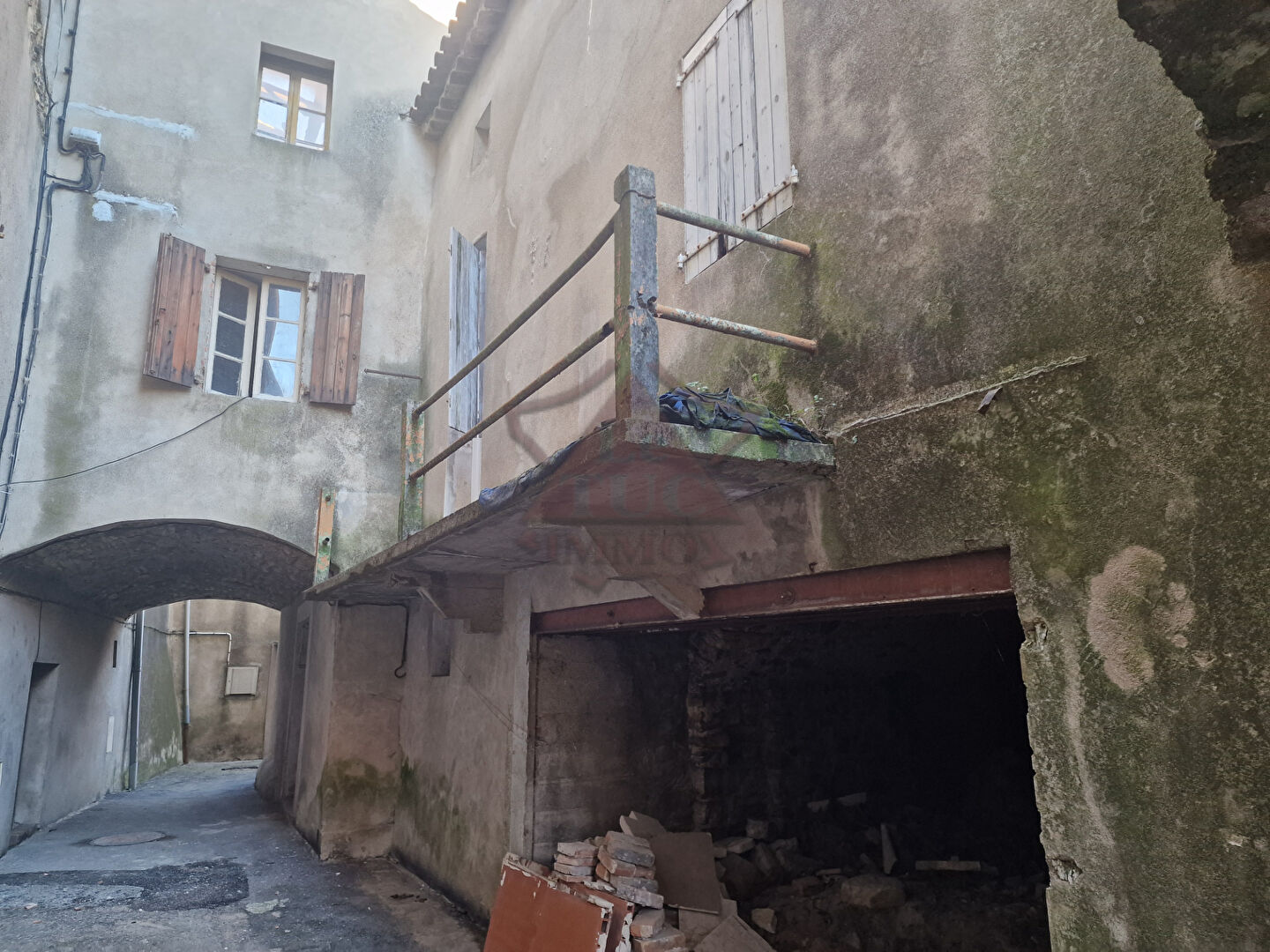 MAISON A RENOVER LES MAGES