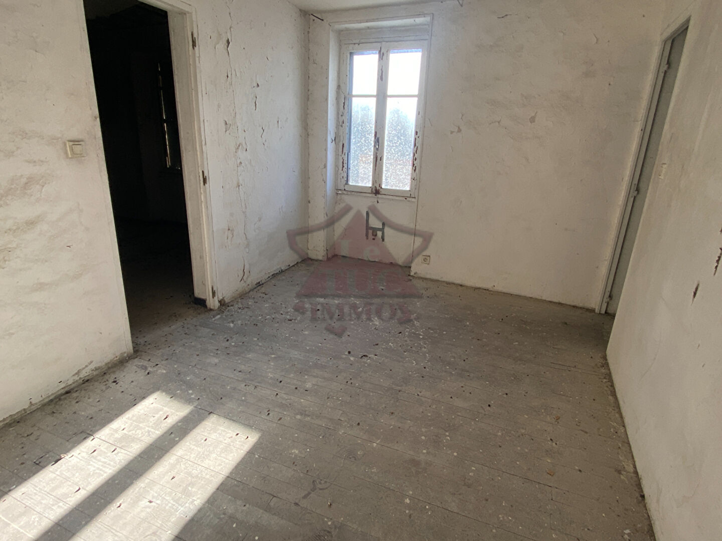 Photo Immeuble sur 4 étages à rénover image 3/6