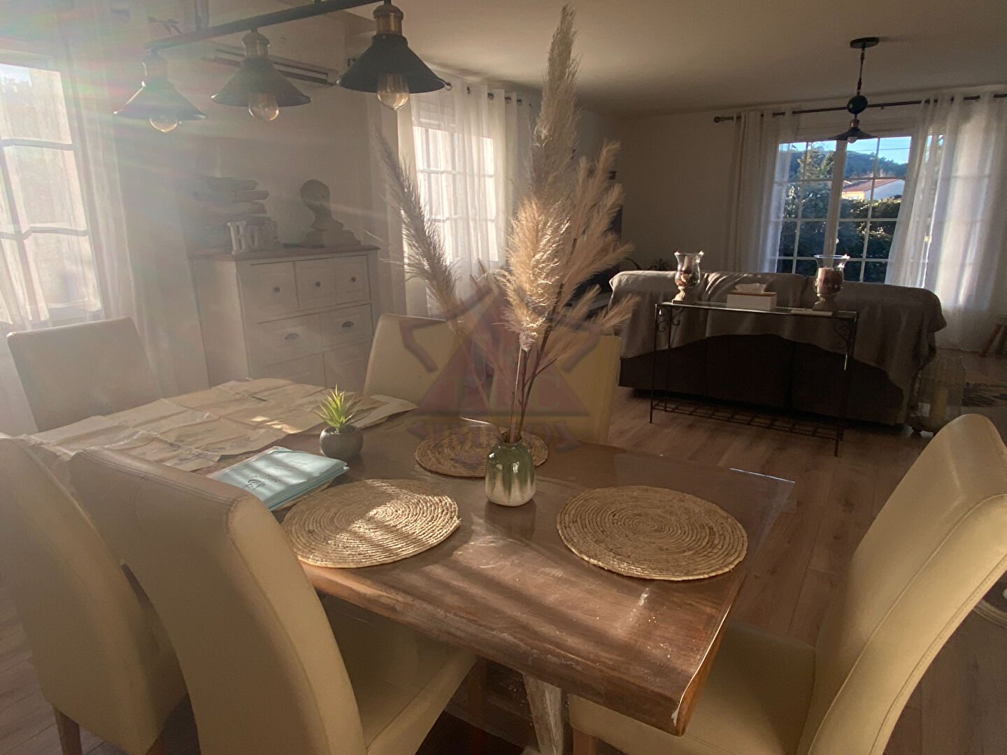 Photo Villa de plain-pied dans un environnement idéal image 4/6