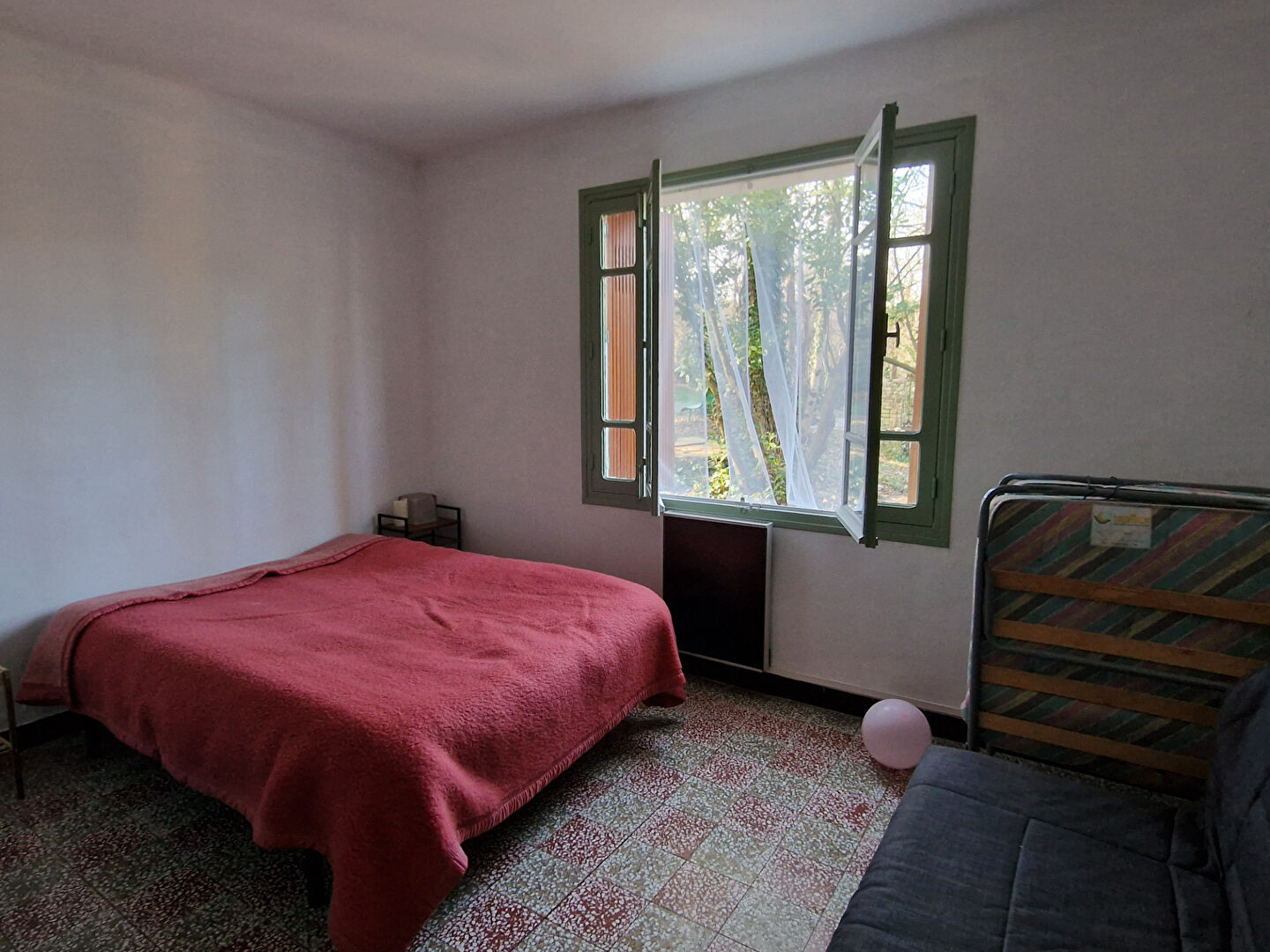 Photo Ensemble immobilier sur terrain constructible image 5/6