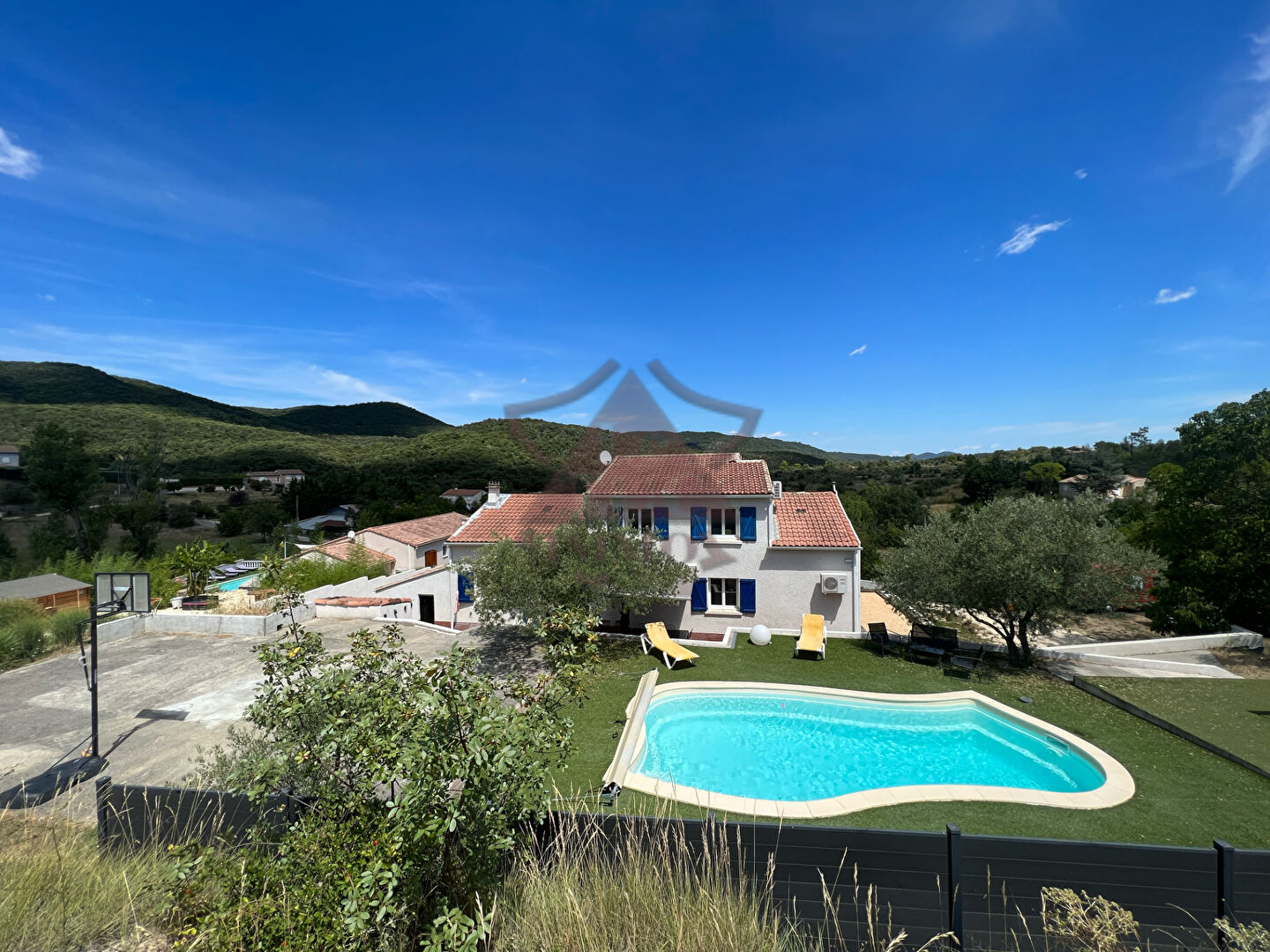 Photo Maison familiale avec piscine image 1/6