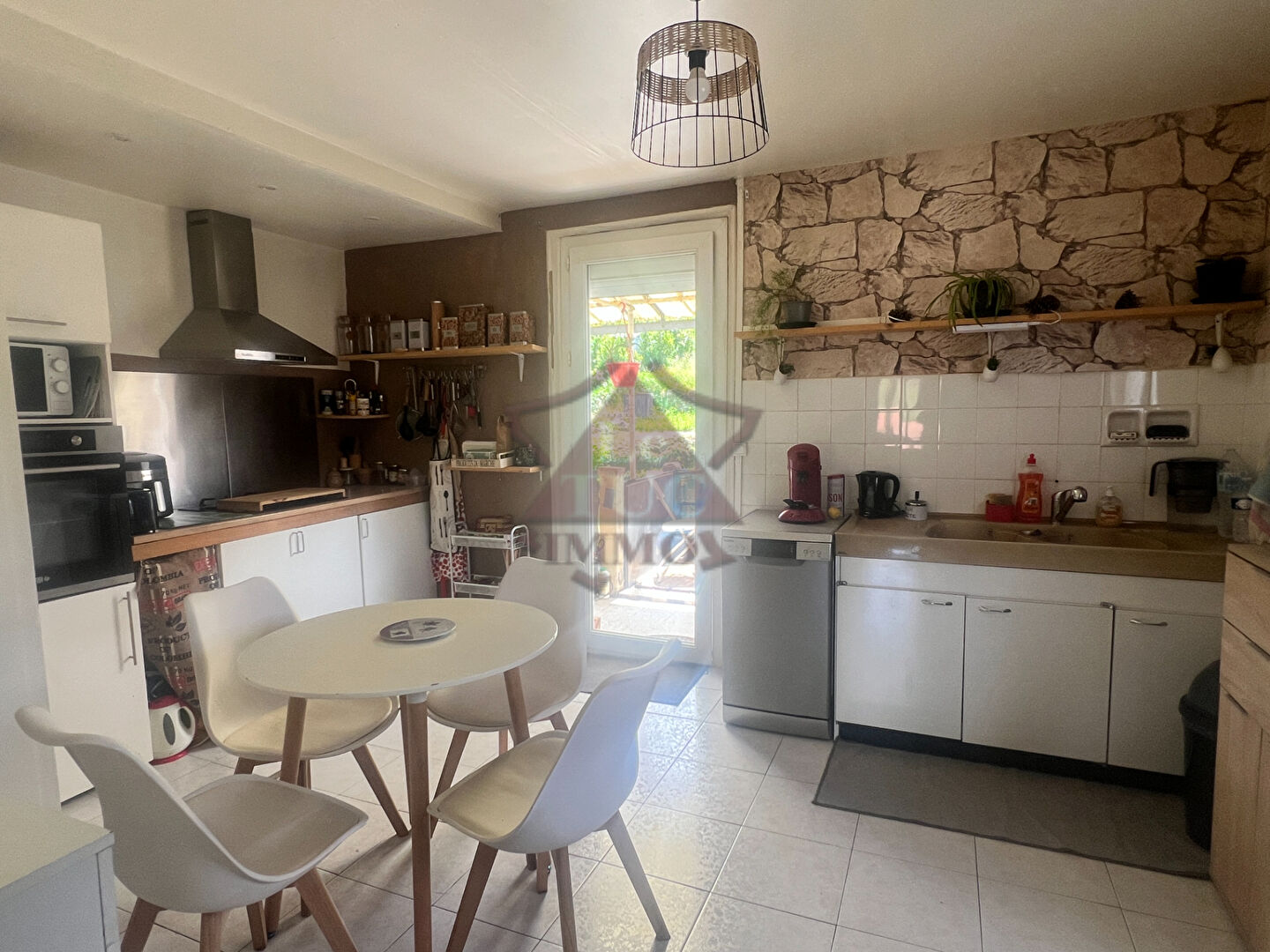 Photo Ensemble immobilier avec terrain image 2/6