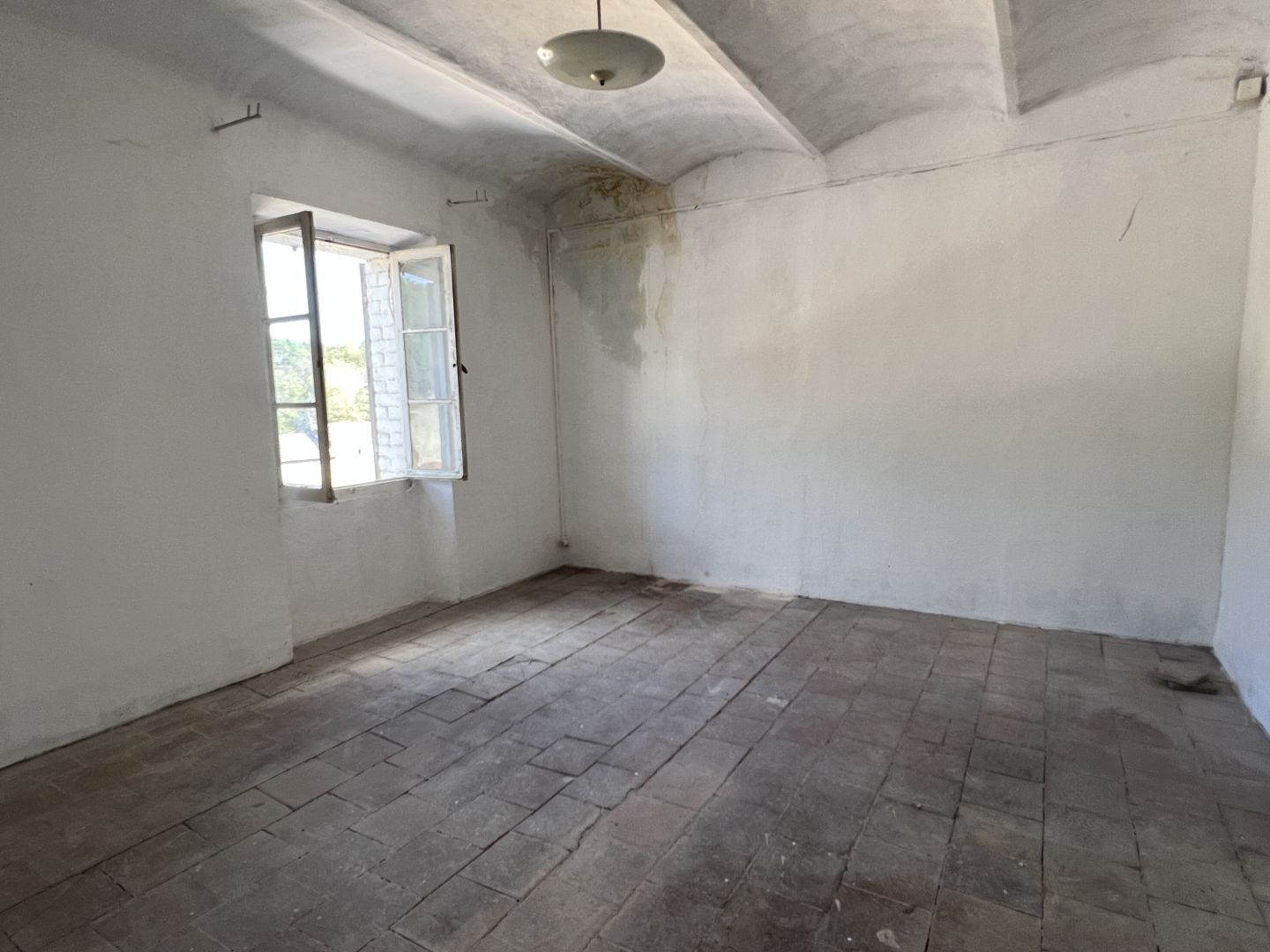 Photo Ensemble immobilier avec terrain image 6/6