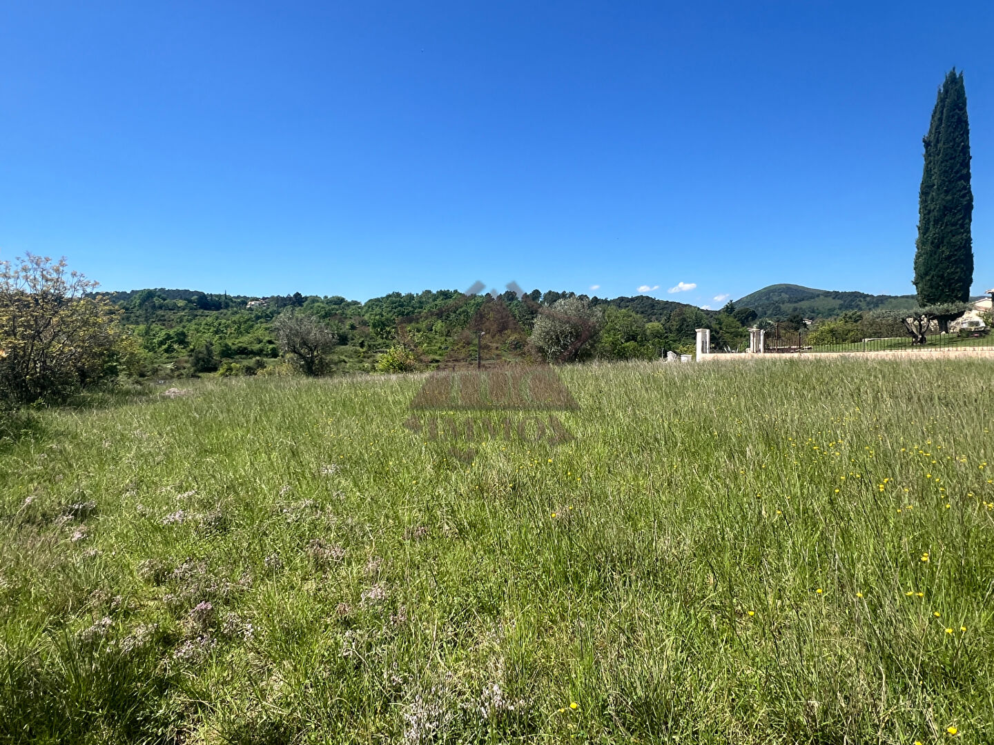 Photo Terrain au calme de 1 180 m² image 1/2