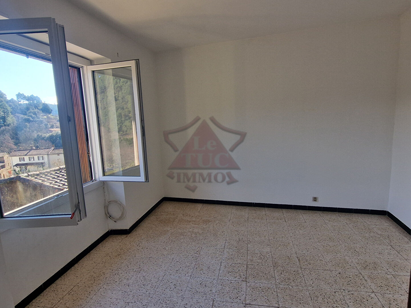 Photo Maison de village - 3 logements image 5/6