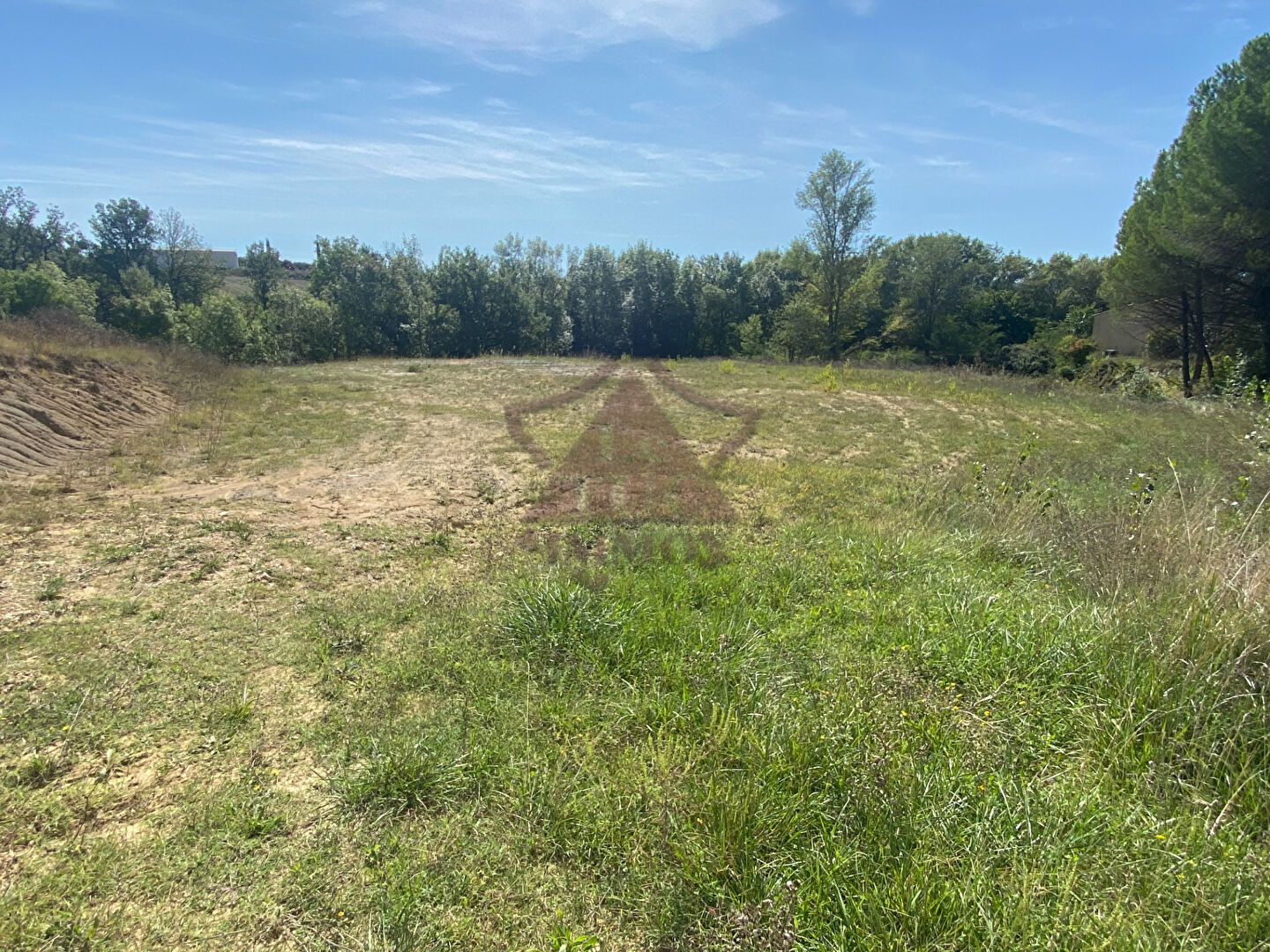 Photo Terrain constructible dans un superbe environnement image 2/3