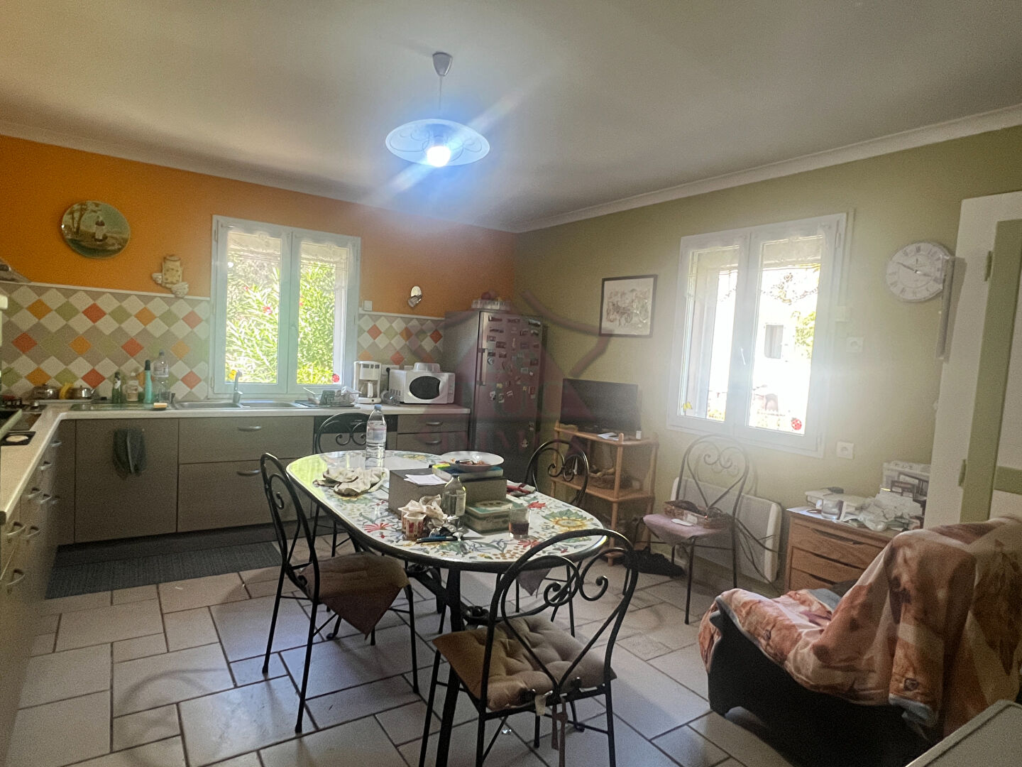 Photo Grande villa avec joli terrain en centre-ville image 4/6