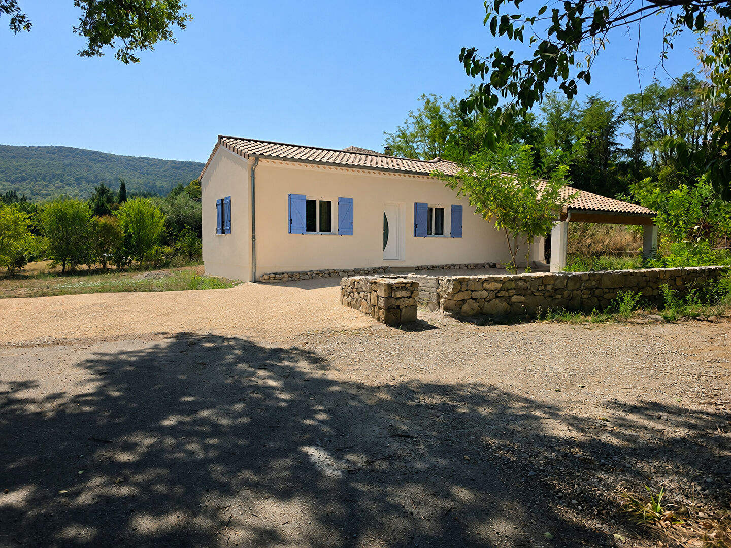 Villa neuve de caractère ? Beaux volumes