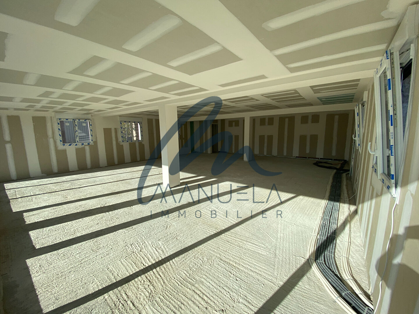 Photo Local professionnel brut image 4/6