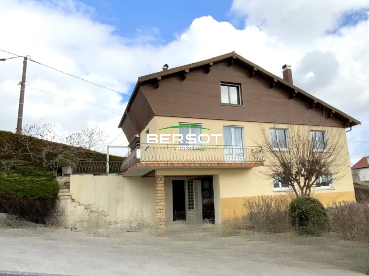 Maison familiale proche de la frontière suisse