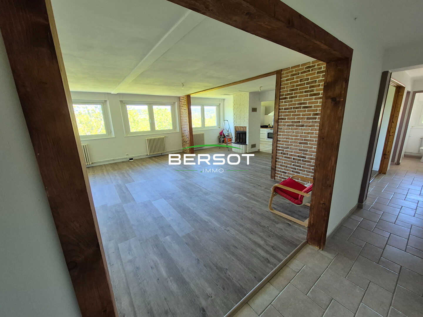 Appartement 4 pièces 2 chambres ENTRE LES FOURGS, proche frontière, environnement calme